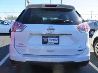 2014 Nissan Rogue SV FWD