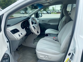 2014 Toyota Sienna 