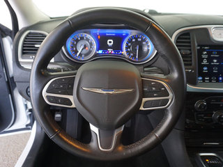 2022 Chrysler 300 Touring RWD