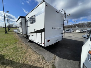 2022 Ford E-450 forestriver rv