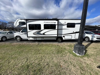 2022 Ford E-450 forestriver rv