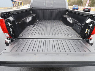 2022 Toyota Tacoma SR5 4WD 5ft Bed