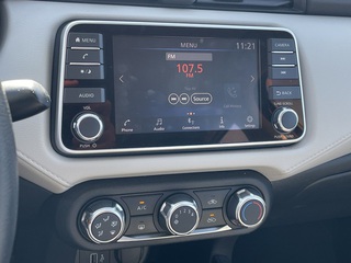 2022 Nissan Versa SV