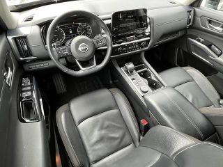 2022 Nissan Pathfinder SL 4WD