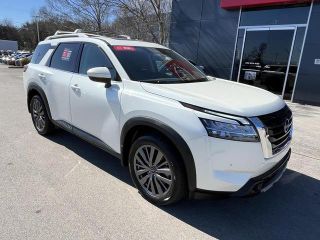 2024 Nissan Pathfinder SL 2WD