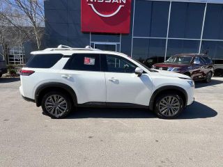 2024 Nissan Pathfinder SL 2WD