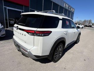 2024 Nissan Pathfinder SL 2WD