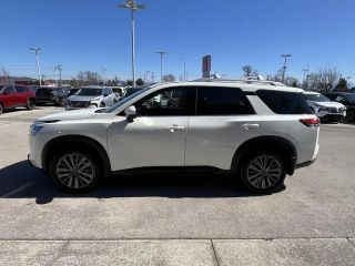 2024 Nissan Pathfinder SL 2WD