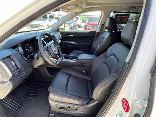 2024 Nissan Pathfinder SL 2WD