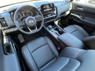 2024 Nissan Pathfinder SL 2WD