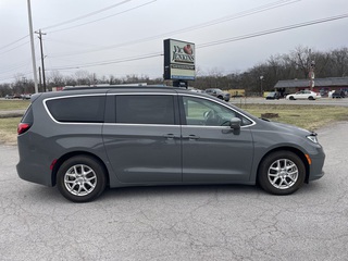 2022 Chrysler Pacifica Touring L FWD