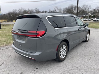 2022 Chrysler Pacifica Touring L FWD