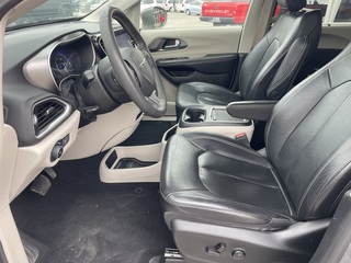 2022 Chrysler Pacifica Touring L FWD