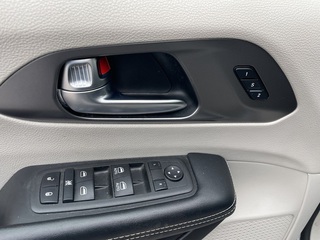 2022 Chrysler Pacifica Touring L FWD