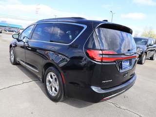 2022 Chrysler Pacifica Limited FWD