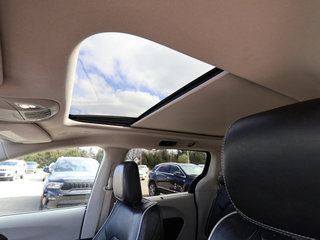 2022 Chrysler Pacifica Limited FWD