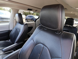 2022 Chrysler Pacifica Limited FWD