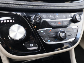2022 Chrysler Pacifica Limited FWD