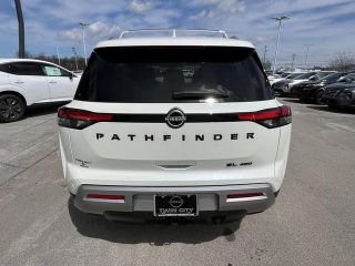 2024 Nissan Pathfinder SL 4WD