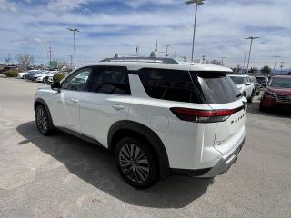 2024 Nissan Pathfinder SL 4WD