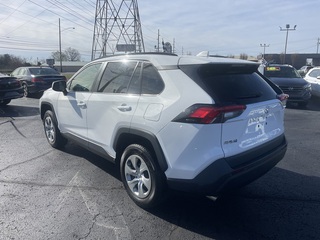 2020 Toyota RAV4 LE FWD