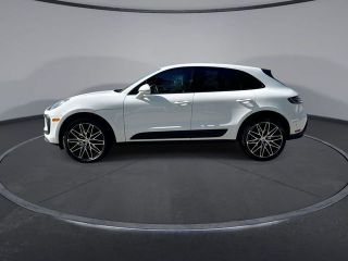 2022 Porsche Macan Base