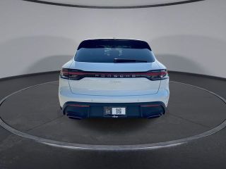 2022 Porsche Macan Base