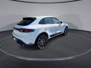 2022 Porsche Macan Base