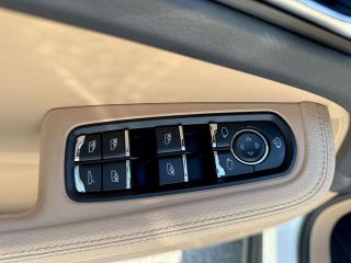 2022 Porsche Macan Base