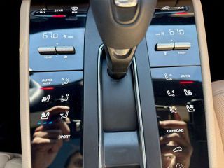 2022 Porsche Macan Base