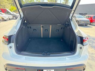 2022 Porsche Macan Base