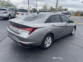 2023 Hyundai Elantra SE