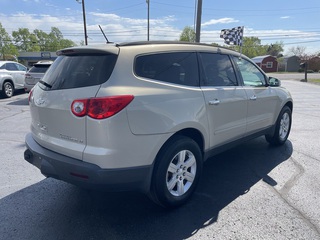 2011 Chevrolet Traverse LT w/2LT AWD
