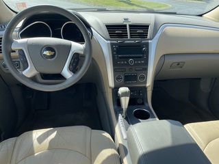 2011 Chevrolet Traverse LT w/2LT AWD