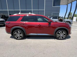 2023 Nissan Pathfinder Platinum 2WD