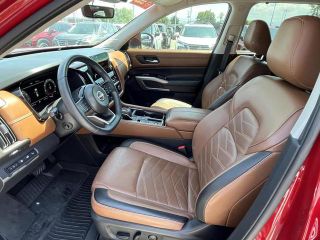 2023 Nissan Pathfinder Platinum 2WD