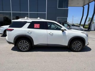 2023 Nissan Pathfinder SL 4WD