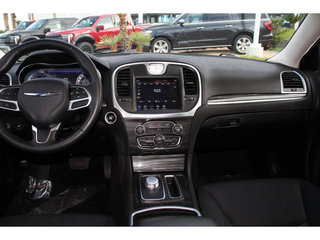 2020 Chrysler 300 Touring RWD
