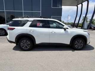 2022 Nissan Pathfinder SV 4WD