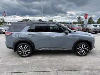 2024 Nissan Pathfinder Platinum 4WD