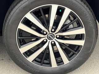 2024 Nissan Pathfinder Platinum 4WD