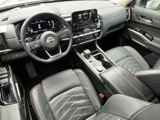 2024 Nissan Pathfinder Platinum 4WD