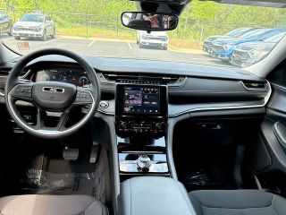 2023 Jeep Grand Cherokee Laredo L