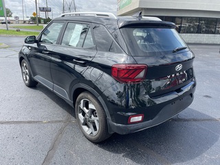 2021 Hyundai Venue SEL FWD