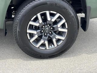 2024 Nissan Frontier SL 4WD
