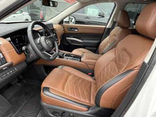 2024 Nissan Pathfinder Platinum 2WD
