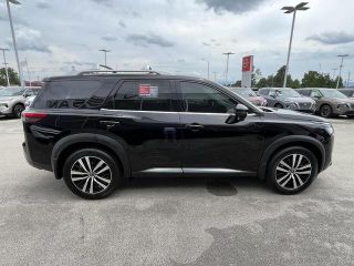 2024 Nissan Pathfinder Platinum 2WD
