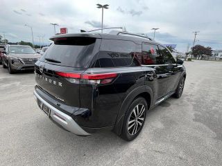 2024 Nissan Pathfinder Platinum 2WD