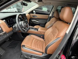 2024 Nissan Pathfinder Platinum 2WD