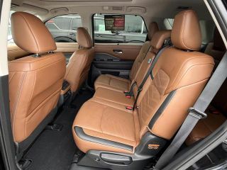 2024 Nissan Pathfinder Platinum 2WD